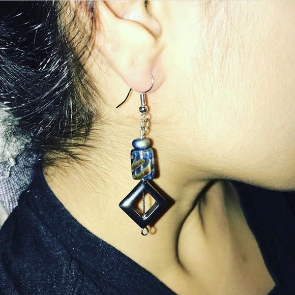 Earrings - Picture 4 of 8